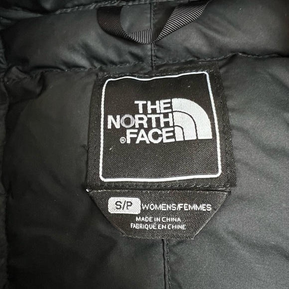 The North Face 550 Black Puffer Jacket Coat Black Small - Picture 7 of 12